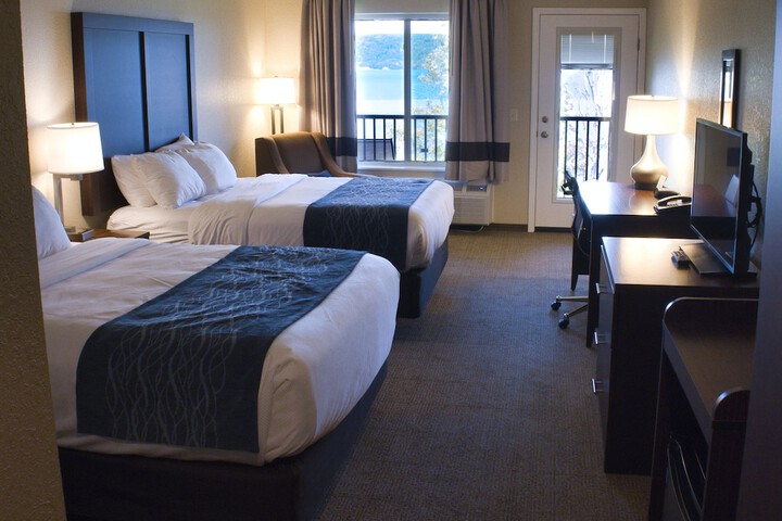 Room 9 of 12