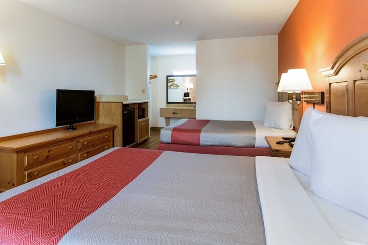 Room 31 of 38