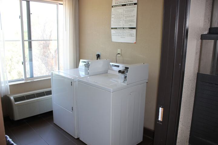 Room 32 of 71