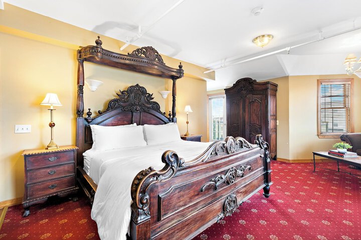 Room 15 of 38