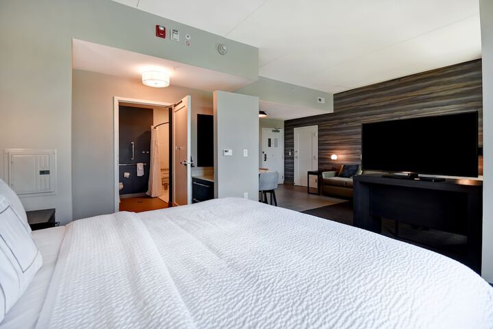 Room 16 of 32