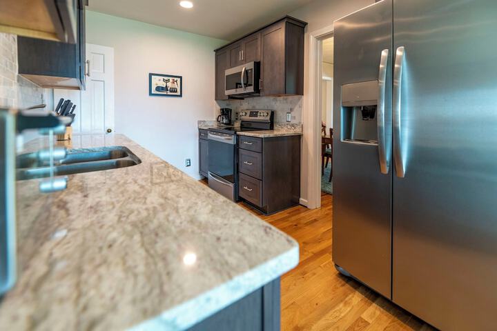 Waterfront Edenton Bay Cottage - Walk to Dtwn