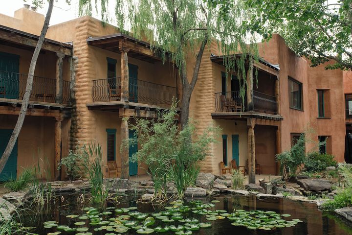 El Monte Sagrado Living Resort & Spa