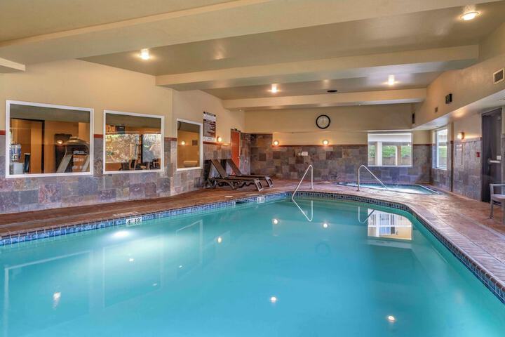 Comfort Inn & Suites Lincoln City