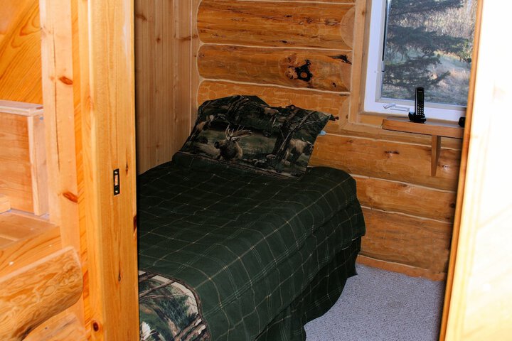 Room 83 of 122