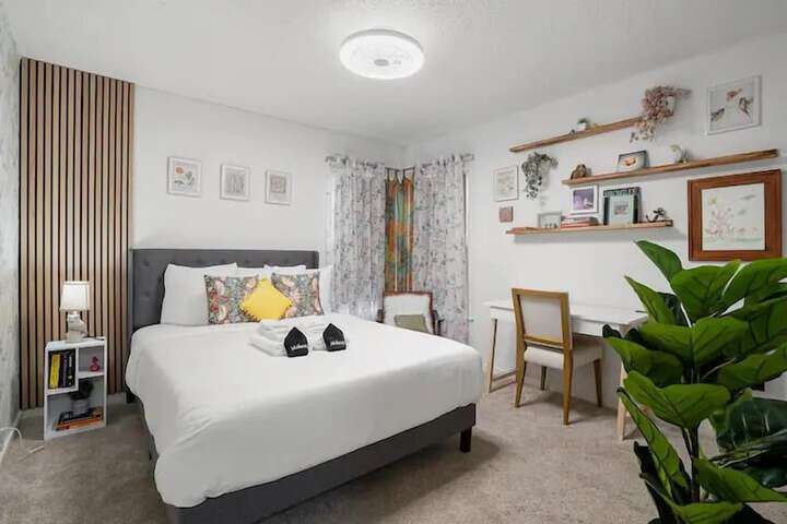 Coastal Palm Tree 2BR Retreat Ocean View