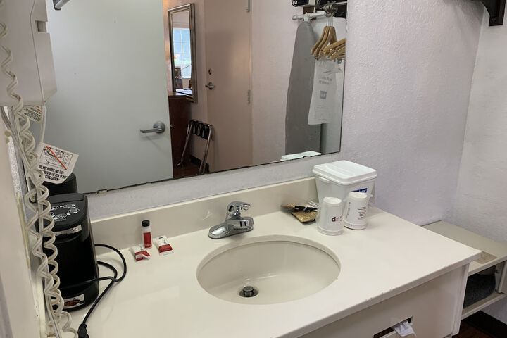 Room 14 of 30