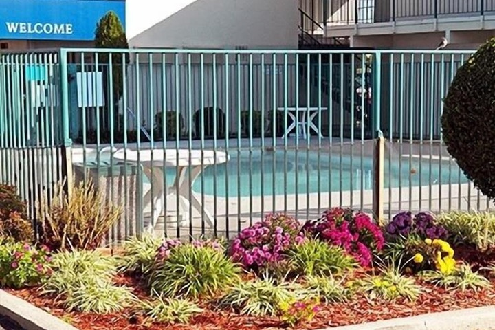 Pool 3 of 8