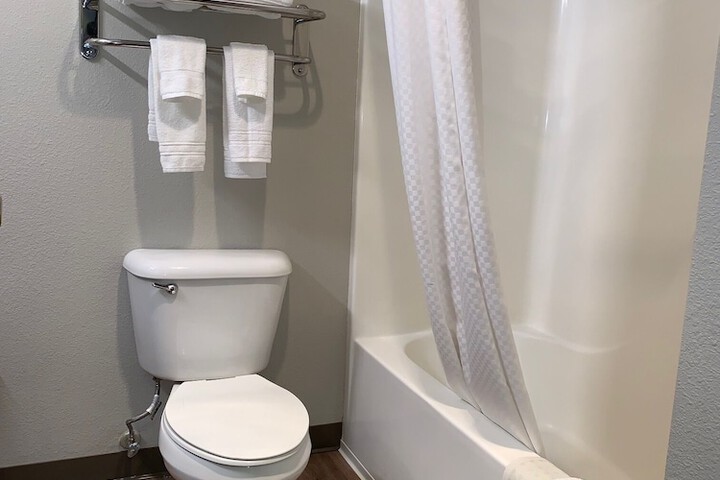 Days Inn by Wyndham Hayward Airport