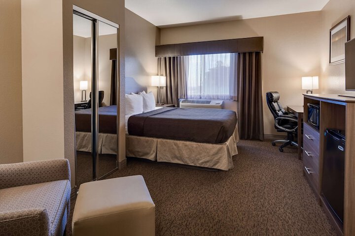 Room 8 of 24
