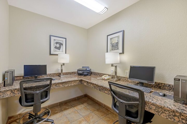 Business Center 35 of 36