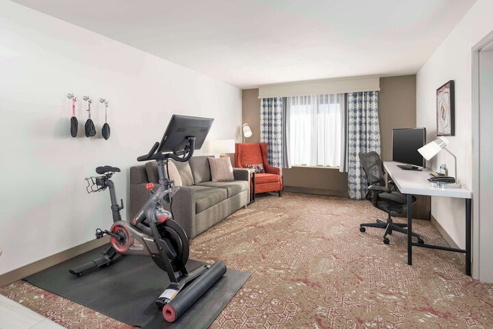 Room 15 of 48