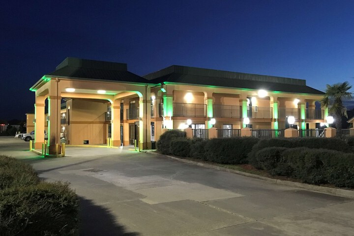 Hotel 6 of 18