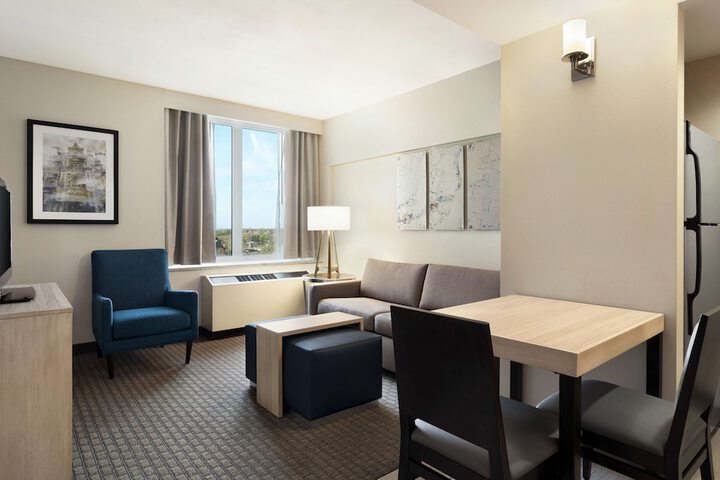 Room 32 of 48