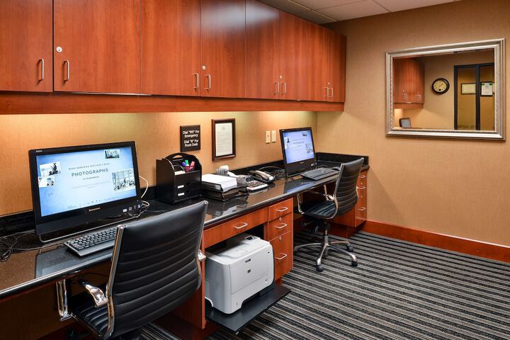 Business Center 34 of 34