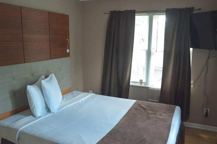 Room 84 of 143