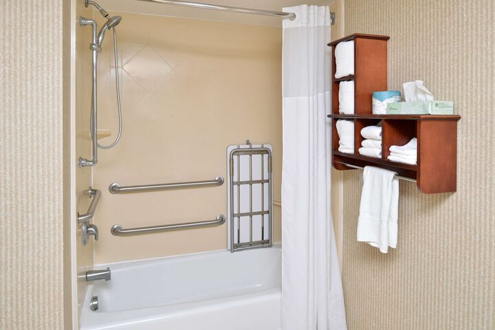 Room 33 of 67