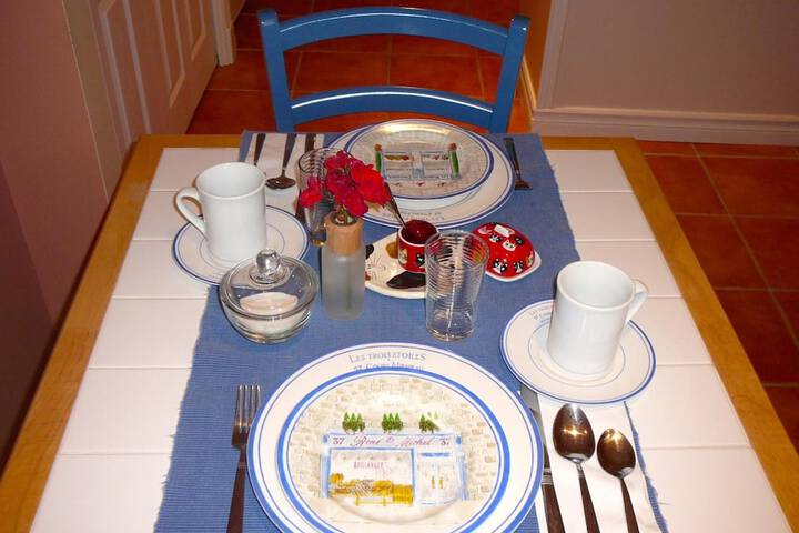 Dining 32 of 39