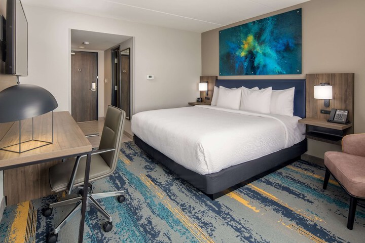 Room 13 of 30