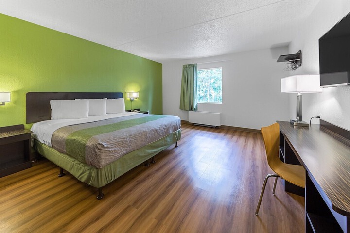 Motel 6 Warminster PA
