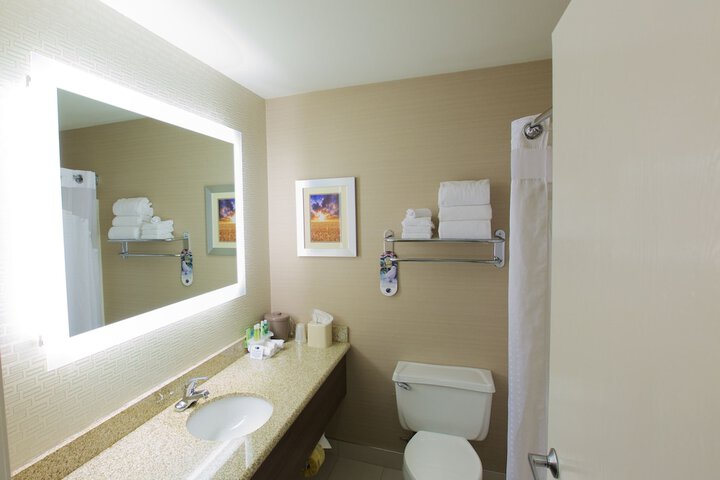 Room 35 of 73
