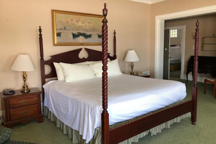 Room 28 of 75