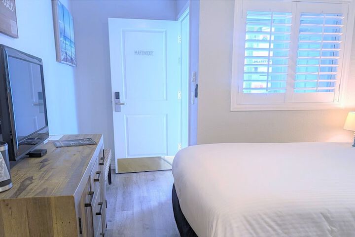 Room 50 of 102