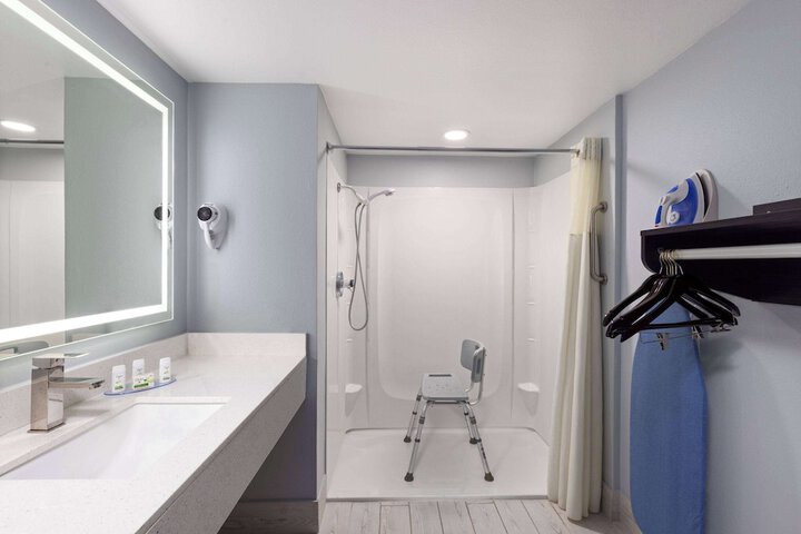 Room 18 of 45