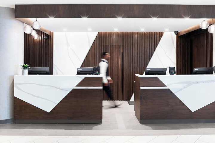 Sheraton Vancouver Guildford Hotel