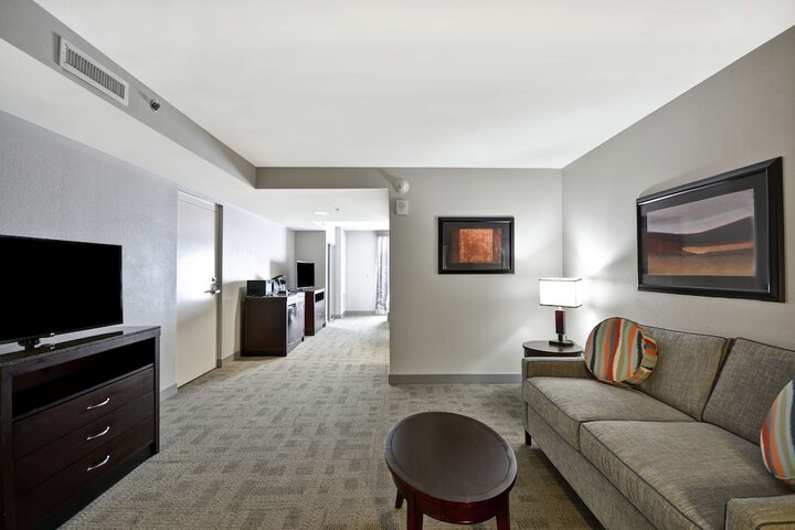 Room 6 of 37