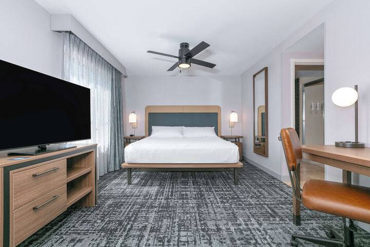 Room 13 of 35