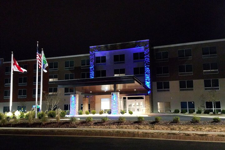 Holiday Inn Express & Suites Decatur by IHG