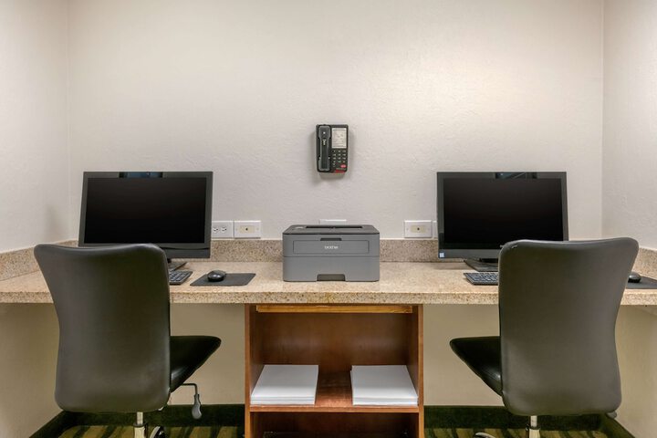 Business Center 39 of 43