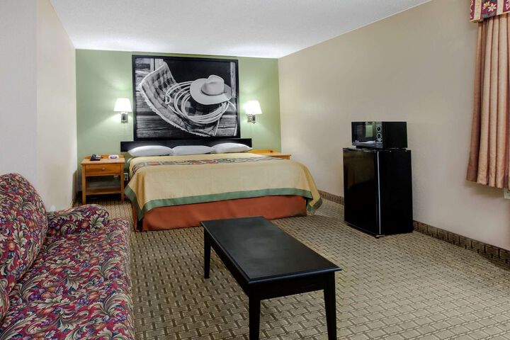 Room 13 of 16