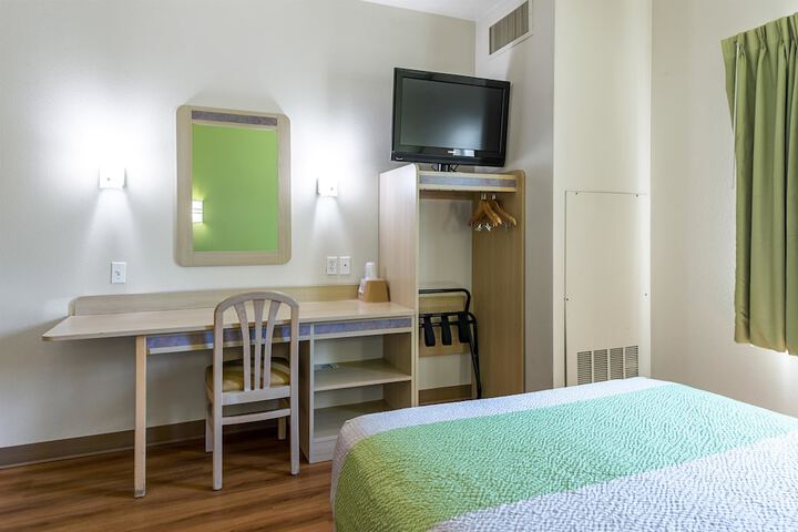 Room 26 of 29