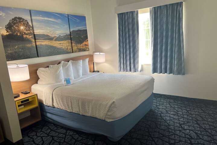 Room 17 of 40