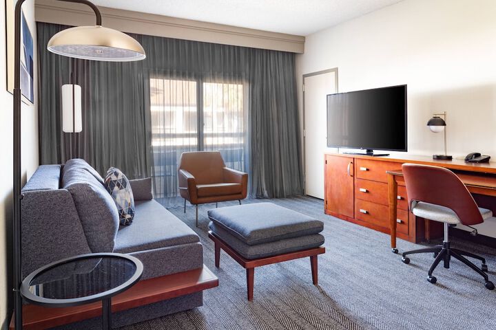 Room 12 of 28
