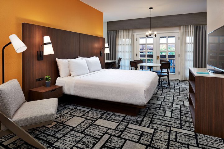 Best Western Plus Meridian Inn & Suites Anaheim-Orange