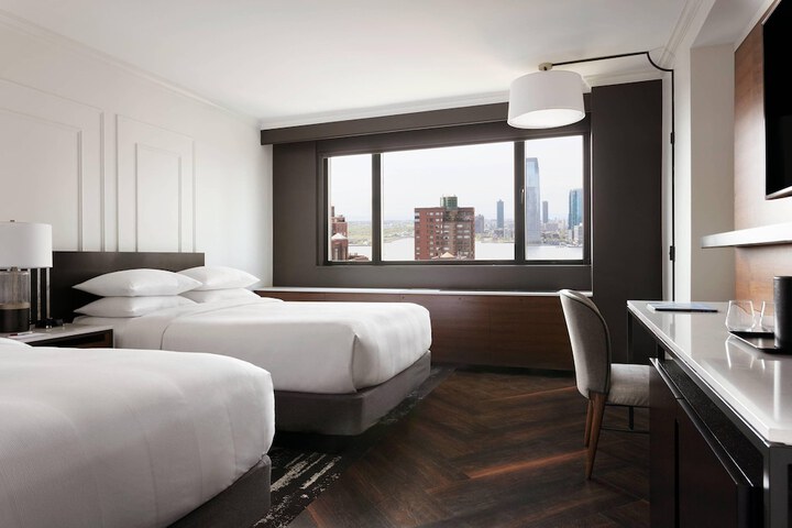 Room 15 of 62