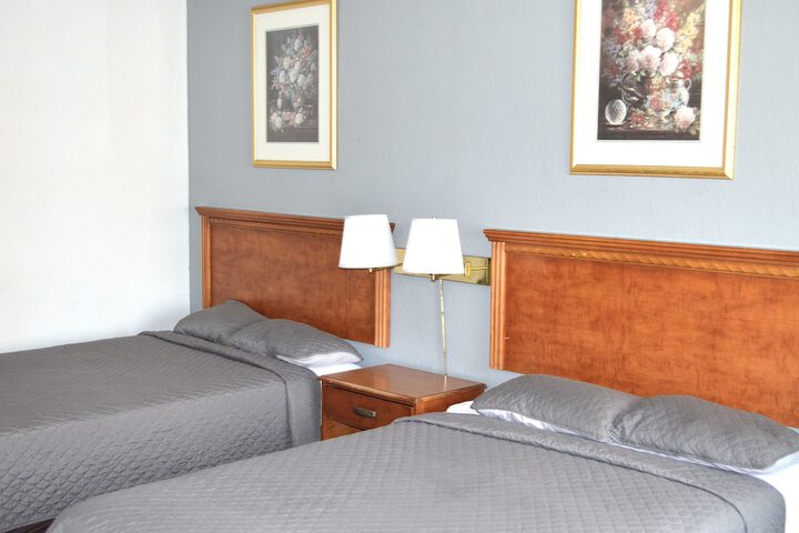 Americas Best Value Inn & Suites St. Cloud