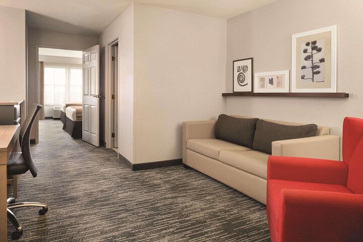 Room 8 of 35