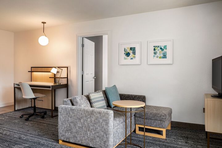 Room 28 of 34
