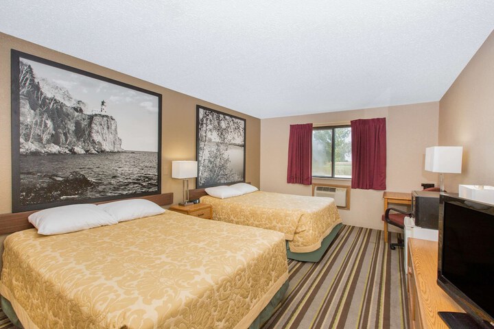 Room 13 of 38
