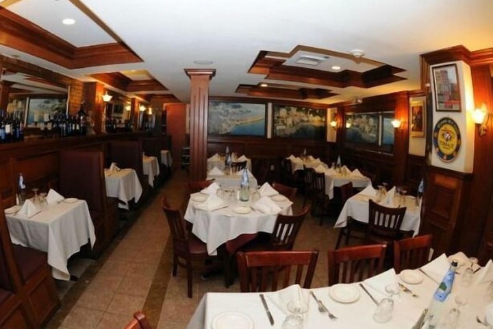 Dining 18 of 22