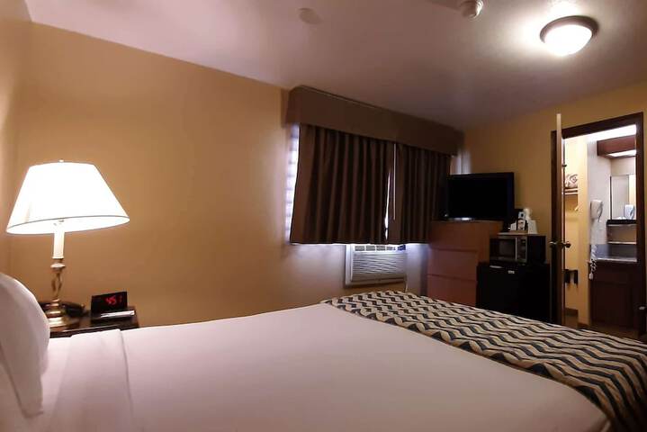 Room 14 of 28