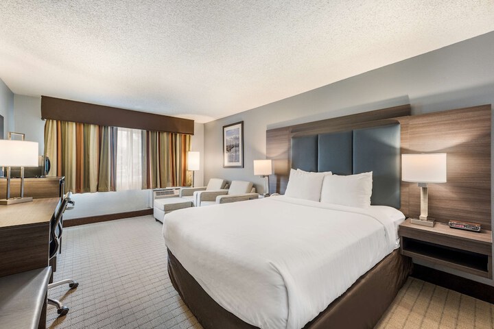 Room 32 of 105