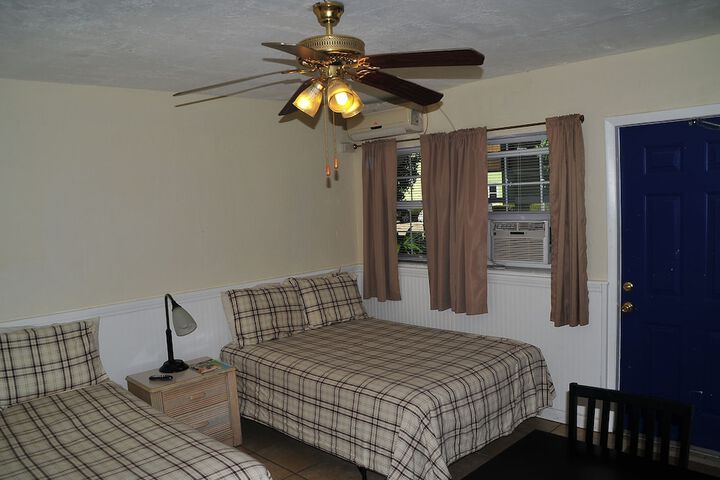 Room 10 of 26