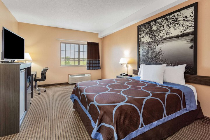 Room 6 of 17