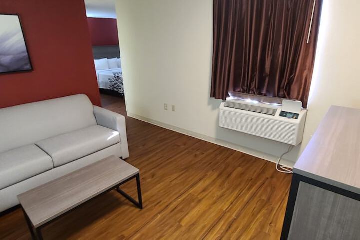 Red Roof Inn & Suites Cornelius – Lake Norman