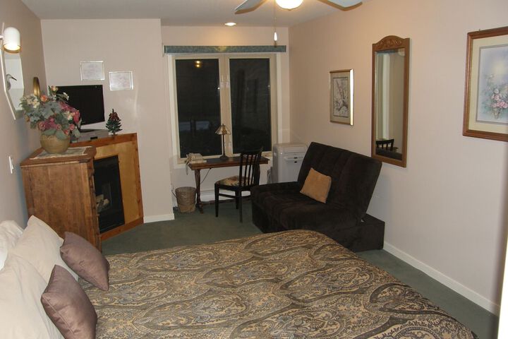 Room 28 of 49